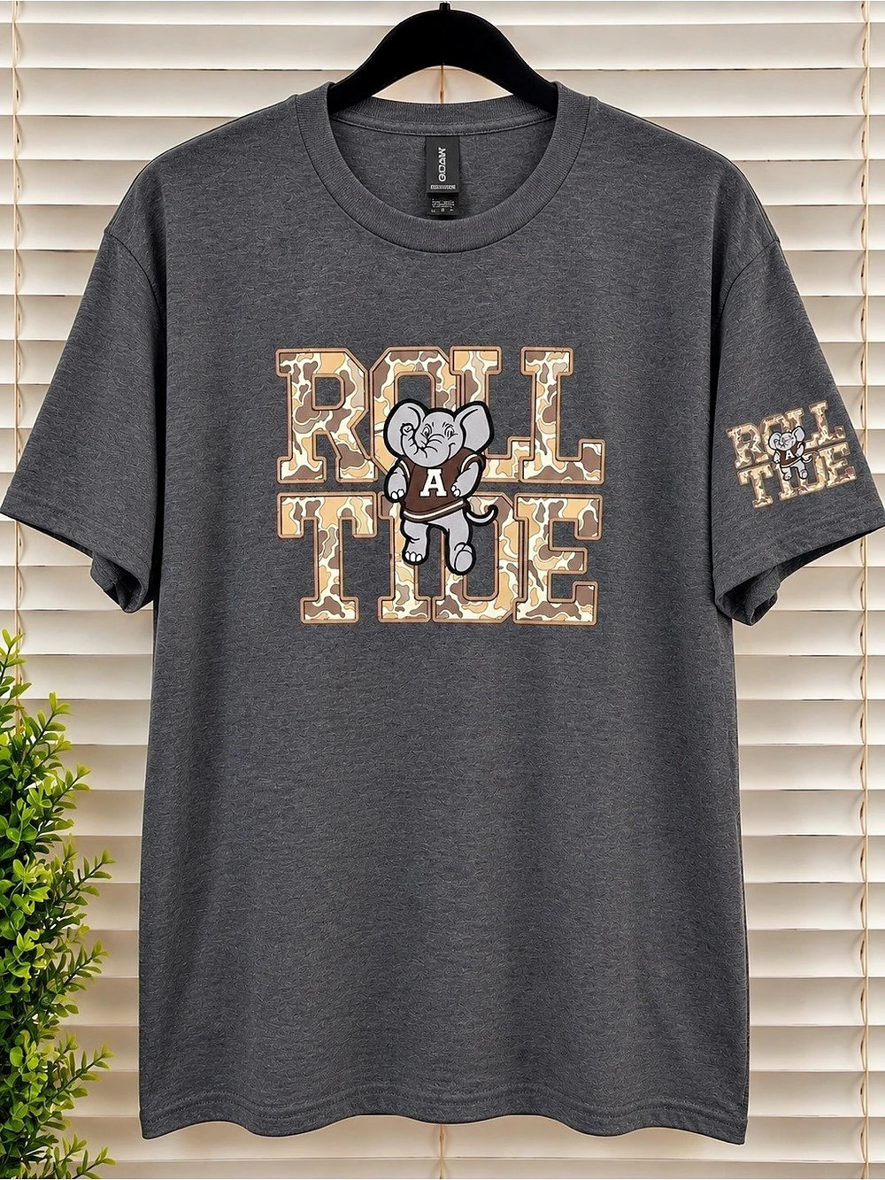 Graphic Short Sleeve T-Shirt in Gray